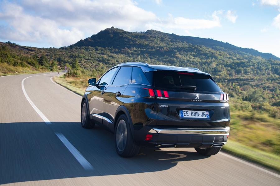 Peugeot 3008 GT 2016 года  (WW) (фото 27 из 42)
